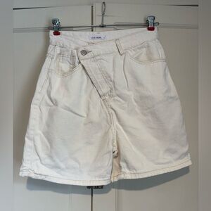 12th Tribe Cream Crossover Cotton Mom Shorts